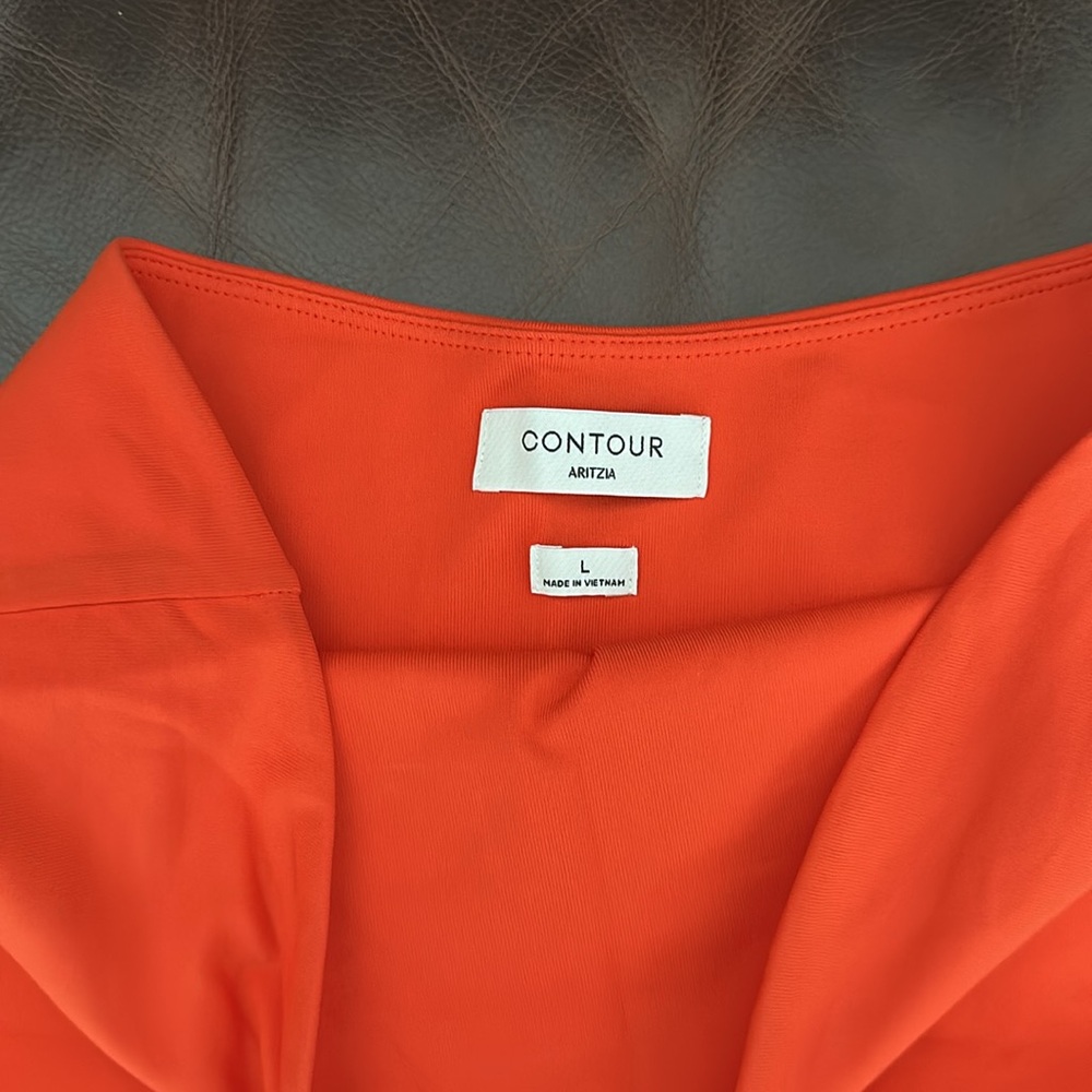 NWOT Aritzia Contour Tube Top in L - Picture 2 of 4